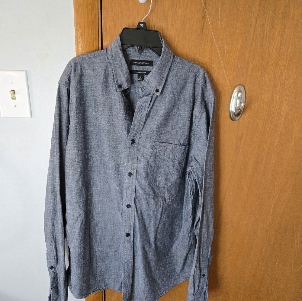 Banana Republic Blue Slim Fit Shirt Size M.